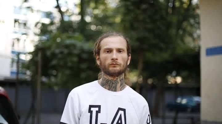 "დილით გადმოვარდა მესამე სართულიდან, მძიმე მდგომარეობაშია" - მუსიკოს დავით პაქსაშვილს საზოგადოების დახმარება ესაჭიროება