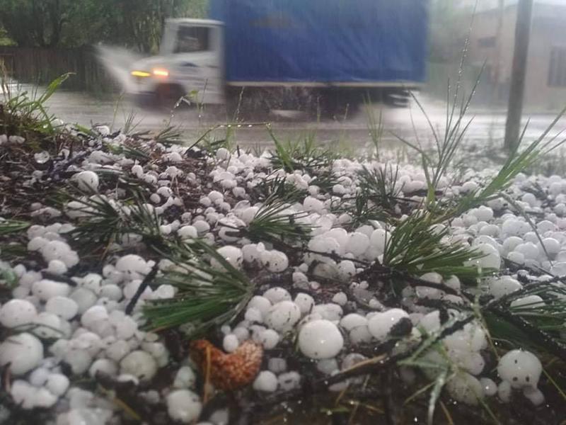 ძლიერი სეტყვა ფონიჭალაში - ფოტოები ადგილიდან