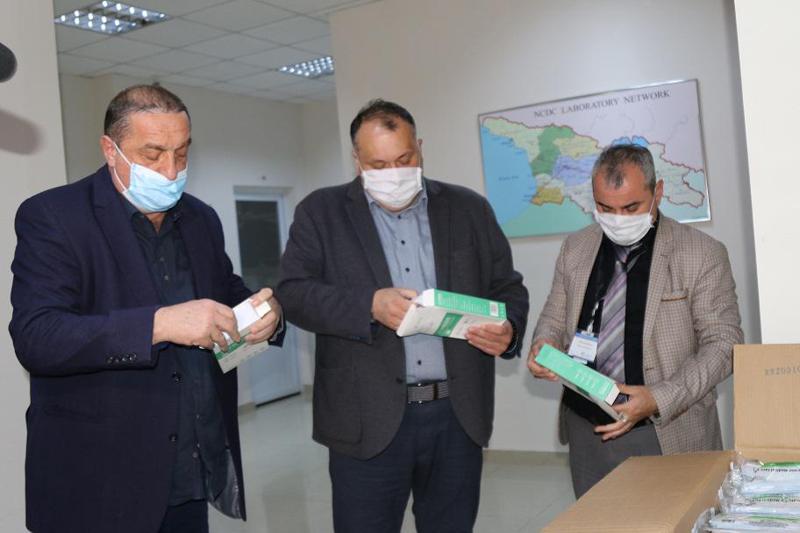 „საპარტნიორო ფონდმა“ იმერეთის დაავადებათა კონტროლის ცენტრს 10 000 ცალი პირბადე გადასცა