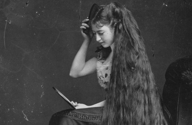 რეალური "რაპუნცელები" ძველი ეპოქიდან - რატომ ატარებდნენ ქალები კოჭებამდე თმას (ფოტოები)