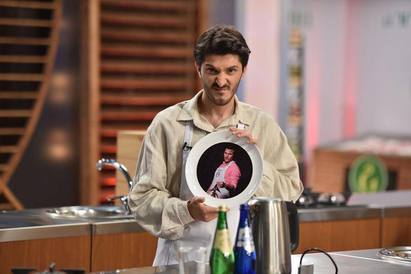 გაიცანით კონკურსანტი, რომელმაც "მასტერშეფის" ჟიურის შოკოლადიანი ხახვი აჭამა