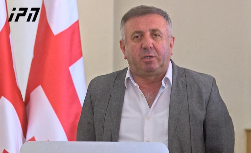 "რატომ არის, რომ თითქოს ჩემს მამიდაშვილს არ უნდა ჰქონდეს სამუშაო? ჩემი შვილი არ უნდა იყოს სადმე სამსახურში?" - ანზორ ბოლქვაძე ბრალდებებს პასუხობს