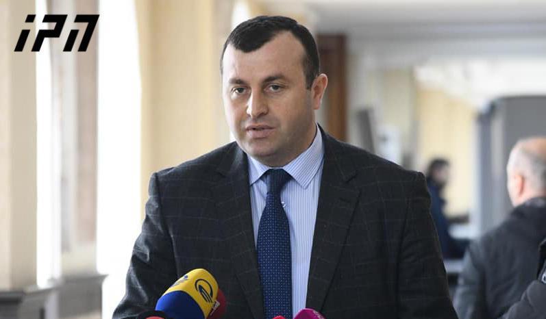 "წუხელ მათ სახლებში ჩხრეკა ჩატარდა, მათზე ხორციელდება ზეწოლა" - გიორგი შაქარაშვილის საქმეზე გამოკითხული ორი პირის ადვოკატი