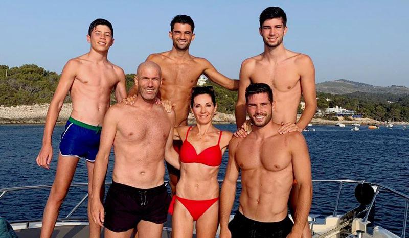 ზიდანების ოჯახის მთავარი ქალი - 4 შვილის დედა, 48 წლის ვერონიკა, რომლის იდეალური ფორმები აღფრთოვანებას იწვევს (+ფოტოები)