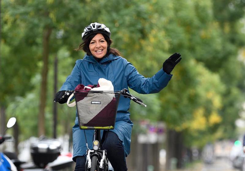 პარიზის მერი საფრანგეთის პრეზიდენტობისთვის იბრძოლებს - ვინ არის ან იდალგო, რომელიც ფრანგული მოდისა და პოლიტიკის სიმბოლოდ იქცა