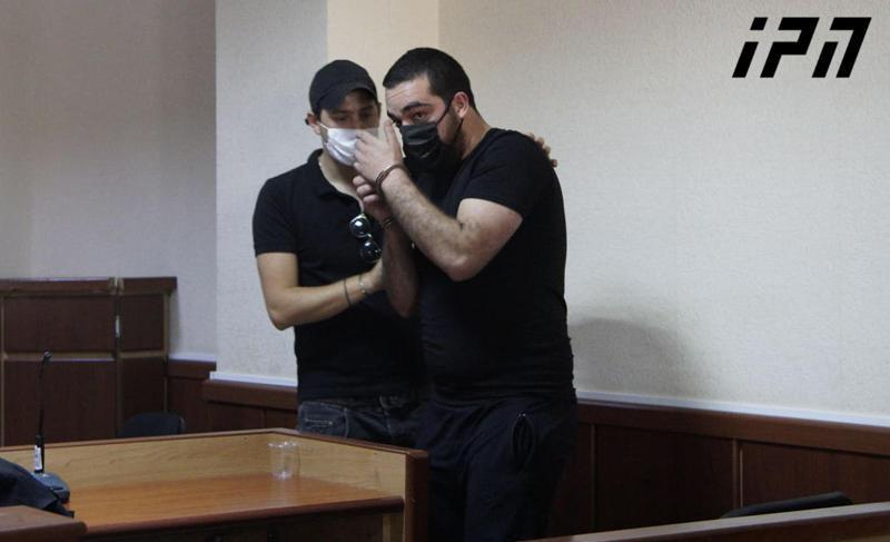 შალვა გოგოლაძეს, რომელმაც 24 წლის გოგონას ბენზინი შეასხა და ცეცხლი წაუკიდა, პატიმრობა შეეფარდა