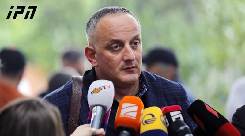 შაქარაშვილის საქმეზე ბრალდებულ ძიუდოისტ ტატიაშვილის ადვოკატი - "ვფიქრობ, რეალურად იქ მივიდა მესამე მანქანა და კვალის დაფარვა სცადა"