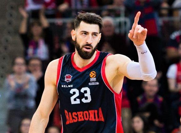 "სამწუხაროა, რომ ჩემი წასვლის მიზეზი კალათბურთს არ უკავშირდება, მაგრამ ცხოვრებაში არჩევანი უნდა გააკეთო" - რას წერს თორნიკე შენგელია