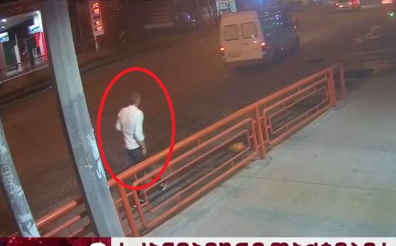 დადგენილია პირის ვინაობა, რომელიც მედიით გავრცელებულ კადრებში ფიგურირებს - ის შსს-ში გამოკითხვაზე იმყოფება