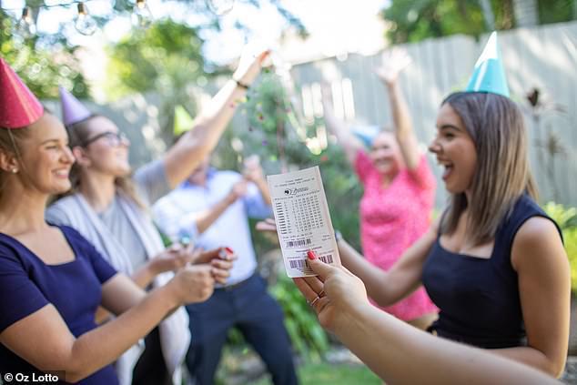 ქალმა ცხოვრებაში პირველად ერთადერთი ლატარიის ბილეთი იყიდა და 50 მილიონი მოიგო - ყველაზე იღბლიანი ადამიანი სიდნეიდან