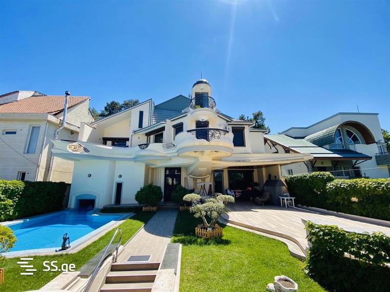 როგორ გამოიყურება კერძო სახლი წყნეთში, რომელიც 6.122 მლნ ლარად იყიდება - ნახეთ ფოტოები