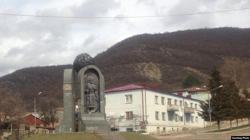 ნინო ამირანაშვილი სკოლის დირექტორის პოსტზე ცხინვალის ე.წ. სასამართლომ აღადგინა  - ის წეროვნელი ბავშვების სკოლიდან არგარიცხვისთვის გაათავისუფლეს