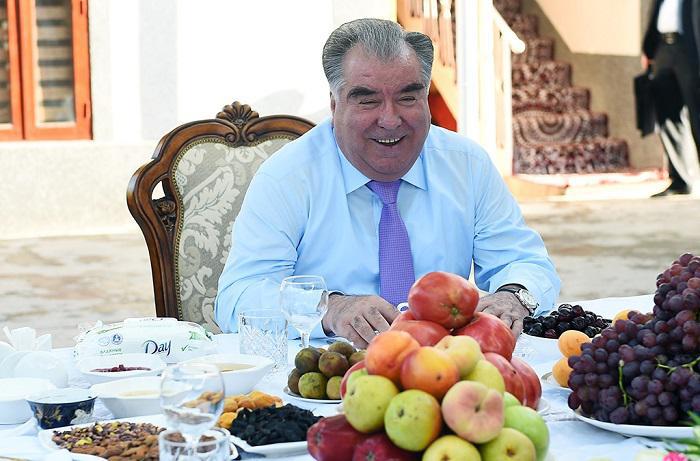 რაც უფრო მსუქნებია მინისტრები, მით მეტად გამხდრები არიან რიგითი მოქალაქეები - რა კავშირია ჭარბ წონასა და კორუფციას შორის პოსტსაბჭოთა სივრცეში?