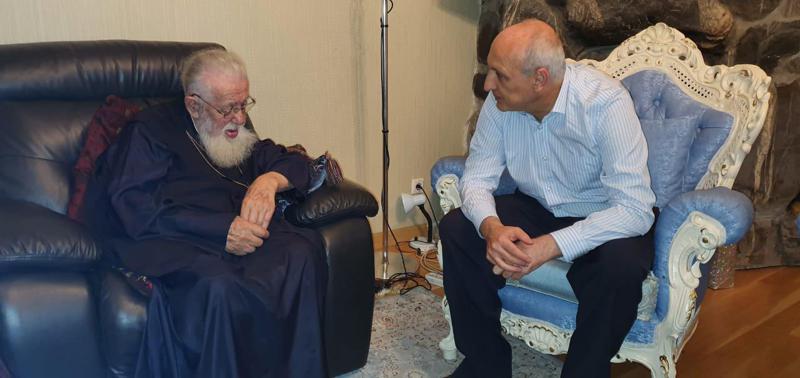 "უწმინდესმა  გამძლეობა მისურვა" - ვანო მერაბიშვილი ილია მეორეს შეხვდა