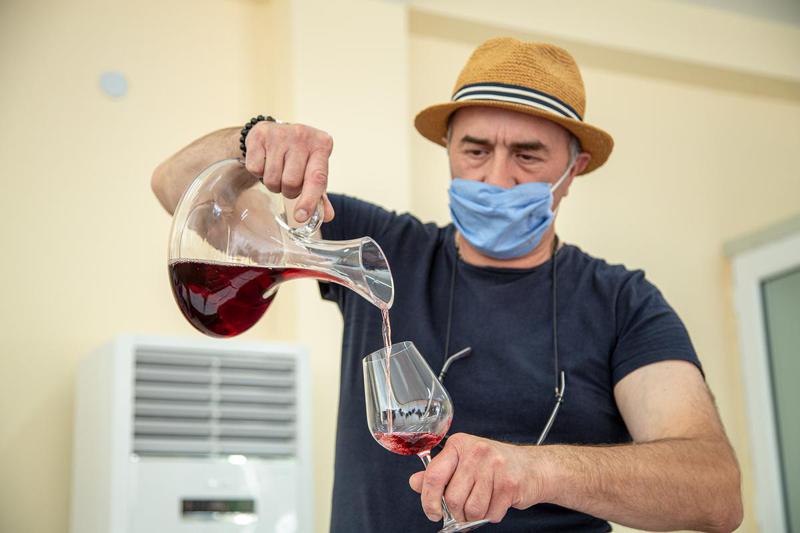 ბოლნისში ევროკავშირის მხარდაჭერით ჩამოყალიბებული აგროცენტრი ადგილობრივებს წარმოების განვითარებაში ეხმარება