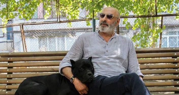 ზურა ყიფშიძე დღეს 67 წლის გახდა - ოჯახის წევრების ემოციური მილოცვა იუბილარ მსახიობს