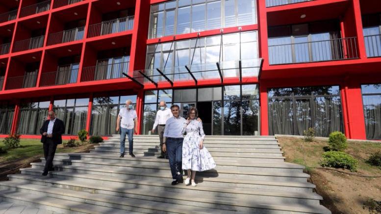 "ეს იქნება კიბოს სამედიცინო და სამკურნალო ცენტრი" - რა განაცხადა გახარიამ კოლაიდერზე, რომელიც ქუთაისის ტექნოლოგიურ უნივერსიტეტს დაემატება