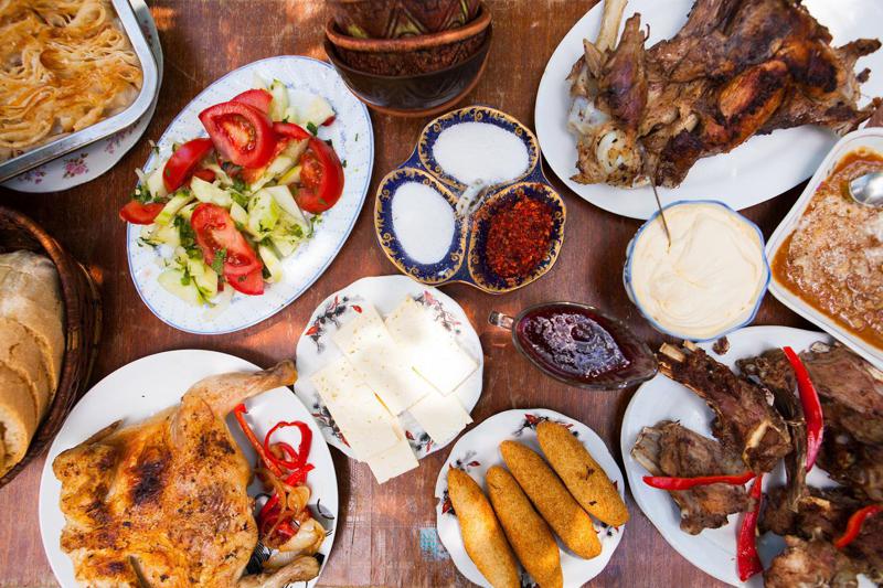 პოპულარული შეფმზარეულები აჭარაში კულინარიულ მასტერკლასებს ჩაატარებენ