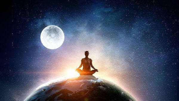 ვისზე იმოქმედებს ფსიქოლოგების, ბერების, მეთევზეებისა და შემოქმედი ადამიანების სავსემთავრეობა, რომელიც ამაღამაა