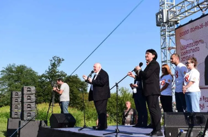 "პატრიოტთა ალიანსის"ლიდერები ქუთაისში ახალგაზრდებს შეხვდნენ