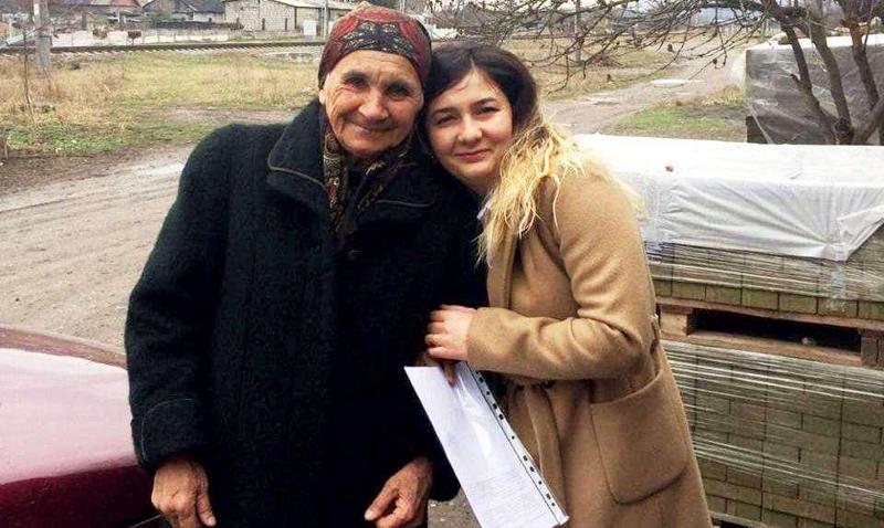 "როგორც ღატაკებს ისე დაგვირიგეს სურსათი...თავს ქაცვის გაყიდვით ვირჩენთ", - როგორ ცხოვრობს ვლადიკავკაზში ბიძინა ივანიშვილის ძმისშვილი, რომელსაც მამა არ აღიარებს