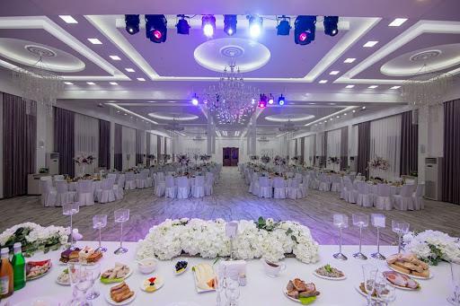 კორონავირუსი სარიტუალო დარბაზ "აჭარას" თანამშრომელს დაუდასტურდა - ბოლოს ის 300 კაციან ქორწილს დაესწრო