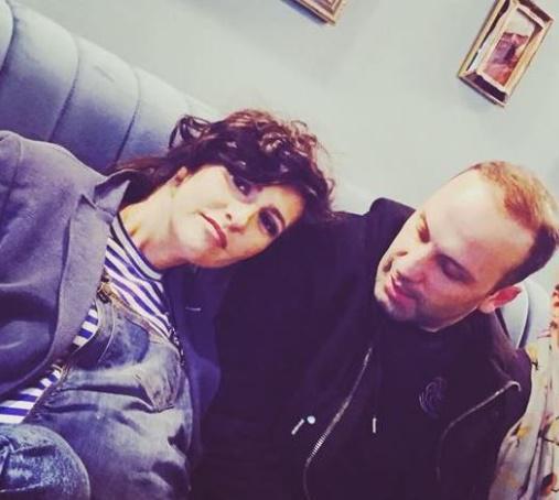 "ლევანის მეგობარია დადებითი... მე საღამოს სპაზმი და ხველა მქონდა, გოგიჩა მიყურებდა გაოცებული" - რას წერს კლინიკიდან დეპუტატის ჟურნალისტი მეუღლე