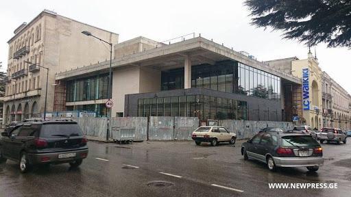 ქუთაისში "ვენდისის" თანამშრომელს კორონავირუსი დაუდასტურდა - სარესტორნო ქსელში 32-ე სკოლის თანამშრომლები იმყოფებოდნენ