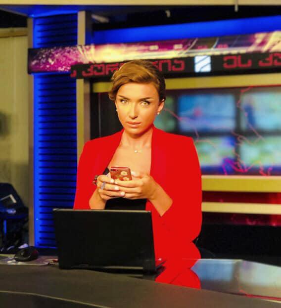 "არ მაქვს სიცხე, ვგრძნობ უცნაურ ტკივილს ზურგში და სახსრებში" - რას წერს "რუსთავი 2"-ის ჟურნალისტი, რომელსაც კორონავირუსი დაუდასტურდა