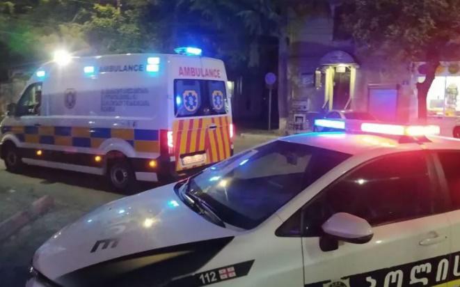 თბილისში ქალი, რომელიც გააუპატიურეს, მერვე სართულიდან გადახტა და თავი მოიკლა