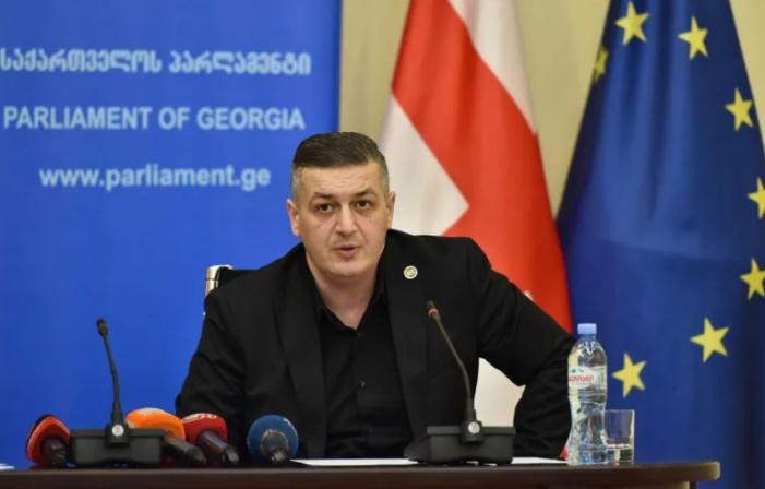 გიორგი ლომია - "137 ბილეთი ადასტურებს, რომ "ოცნება" ფარულად ჩადის მოსკოვში, რაც ეჭვს ბადებს, რომ იქ მართლაც ინსტრუქციების მისაღებად ჩადიან"