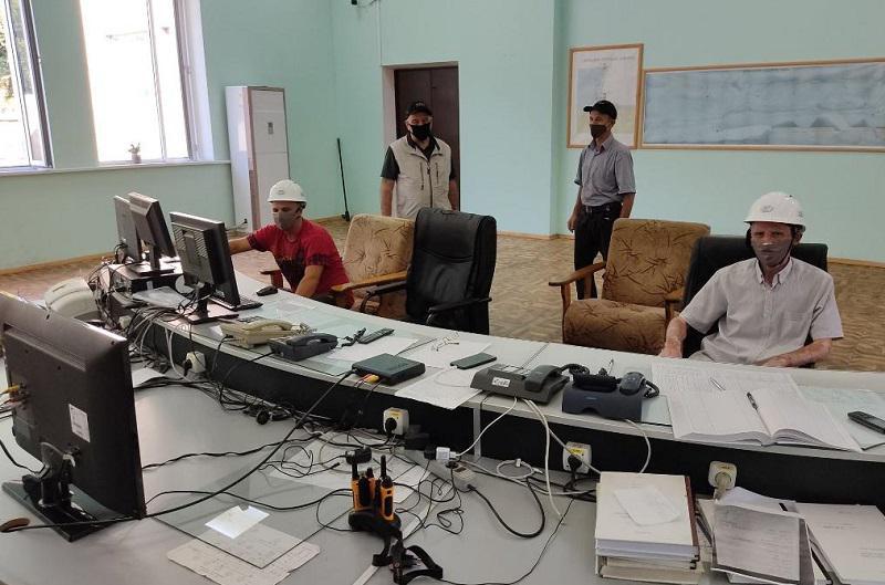 "ჰესი ჩაკეტილია. ამ ხალხს სხვა ადამიანებთან კონტაქტი არ უწევს" - ექსკლუზიური ფოტოები ენგურჰესიდან, რომლის არაერთ თანამშრომელს კორონავირუსი დაუდგინდა