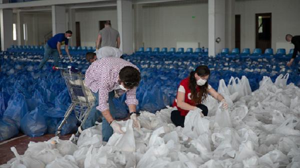 ვინ როგორ ცდილობს ამომრჩევლის მოსყიდვას - ხელისუფლება უფრო მასშტაბურად, ოპოზიცია შედარებით მოკრძალებულად