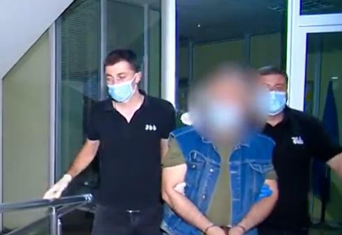 "მოკვლით ემუქრებოდა ცოლს და არასრულწლოვან შვილს" - ოჯახური ძალადობის ბრალდებით ახალციხის სკოლის დირექტორი დააკავეს