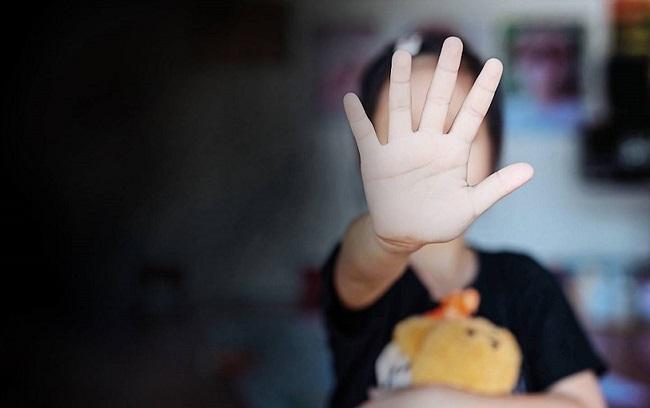 პედოფილიაში ბრალდებულ 59 წლის მამაკაცს, რომელიც პირველ ინსტანციაში გაამართლეს, 13-წლიანი პატიმრობა მიესაჯა - "საკუთარი ძმის შვილიშვილზე იძალადა"