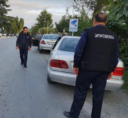 "ფეხზე დგას კახეთის პოლიცია, რეიდებია, ეძებენ დამნაშავეს" - პედოფილიაში ბრალდებულმა მამაკაცმა, რომელსაც 13-წლიანი პატიმრობა მიუსაჯეს, მიმალვა სცადა