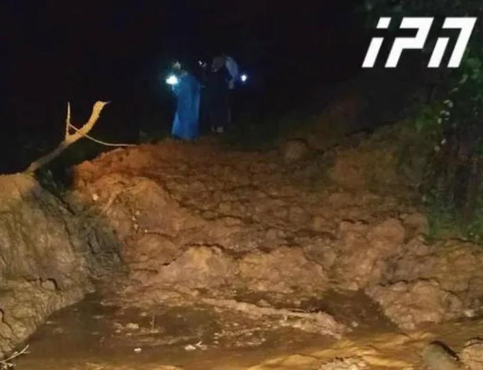 სტიქია აჭარაში - ხელვაჩაურში მეწყერმა  სახლი წაიღო, სადაც მოქალაქეები იმყოფებოდნენ, მიმდინარეობს საძიებო სამუშაოები