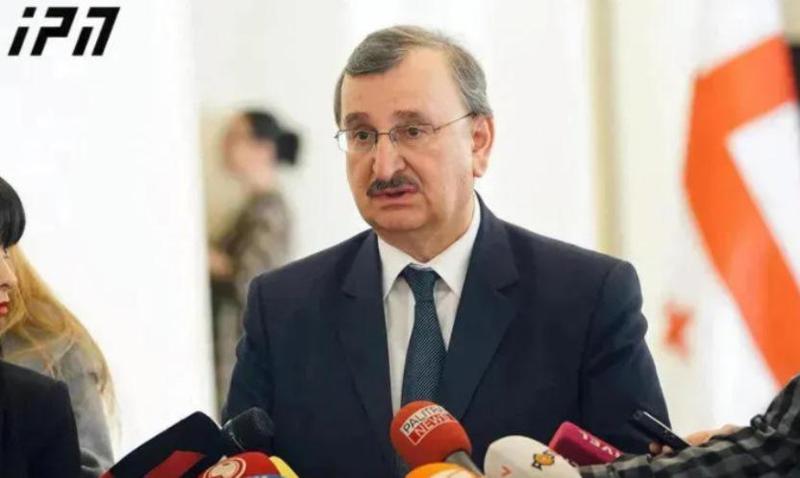 "სად არის უსაქმური მეცნიერებათა აკადემია?!  დაგმონ ხელისუფლების მოღალატეობრივი საქციელი", - რომან გოცირიძე