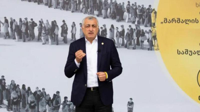 მდგომარეობის გაუარესების გამო, მამუკა ხაზარაძე ინფექციურ საავადმყოფოში გადაიყვანეს - რას წერს ინფიცირებული