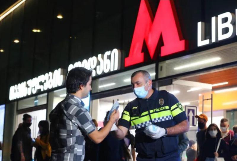 მეტროსადგურებთან პირბადეების ტარებასა და კორონავირუსის პრევენციის მიზნით მოქმედი წესების დაცვას პატრული გააკონტროლებს