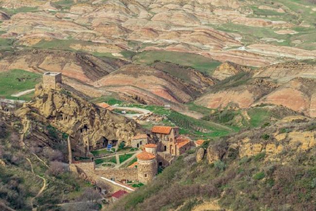 "საიდუმლო ტოპოგრაფიულ რუკებს ბაზრობებზე ყიდიან, ხალხს კი უმალავენ, რა ხდება კომისიებში" - რას წერდა "კვირის პალიტრა" წლების წინ საზღვრის დადგენის პროცესზე?
