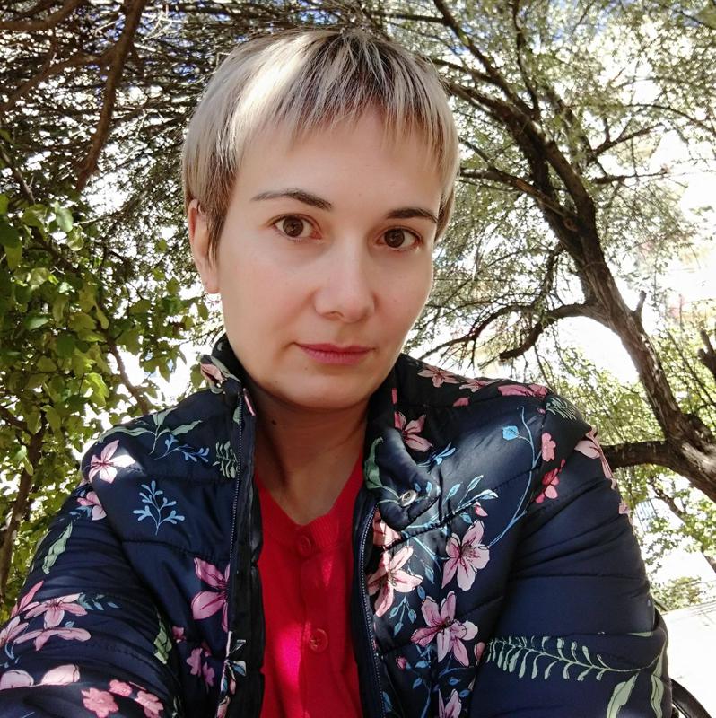 "თუ გაციებული ხართ, გაცემინებთ და გგონიათ, რომ რისკის ქვეშ არ ხართ, ტყუილად გგონიათ..." - რას წერს პედაგოგი, რომელსაც კორონავირუსი დაუდასტურდა