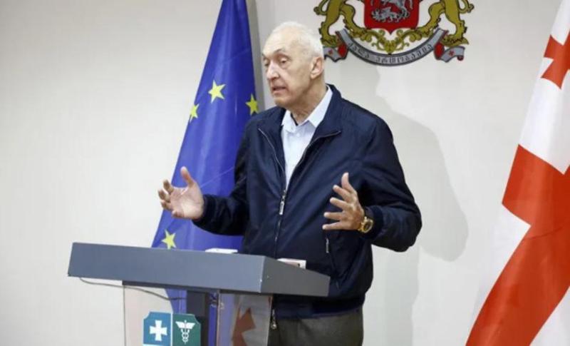 "რისკი, რომ დადგება მომენტი, როდესაც საწოლფონდი და რესურსი ავადმყოფების რაოდენობას ვერ გაუძლებს, არსებობს" - თენგიზ ცერცვაძე