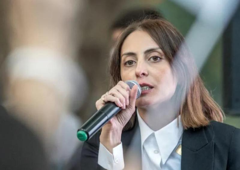 "პირობას ვდებ ჩემი ბებიისა და ბაბუის საფლავზე, რომ ამ ქვეყანას გავათავისუფლებთ ოლიგარქიისგან" - ხატია დეკანოიძე