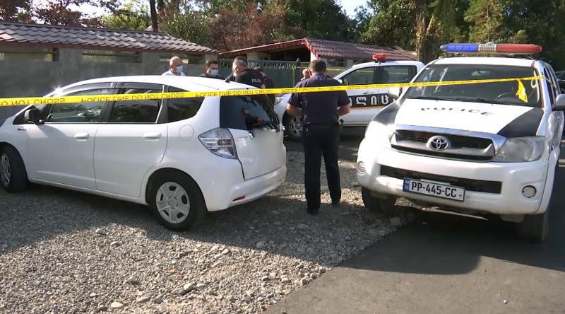 პოლიციამ ხელვაჩაურში ქურდობის ფაქტზე 3 პირი დააკავა - მოპარული იყო სამკაული, საფულე და სეიფის გასაღები