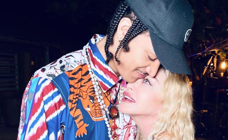 62 წლის მადონასა და მისი 26 წლის ბოიფრენდის სიყვარულის ამბავი - "ბიჭის მშობლები ვახშამზე მიიწვია და უთხრა, რომ მათი შვილი უპირობოდ უყვარდა"