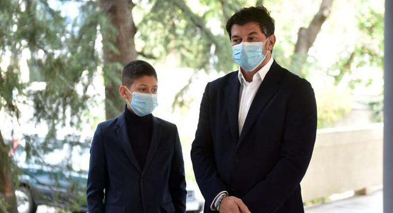 კახა კალაძე საარჩევნო უბანზე უფროს ვაჟთან ერთად მივიდა - "არჩევანი გავაკეთე მშვიდობასა და სტაბილურობაზე" (ფოტოები)