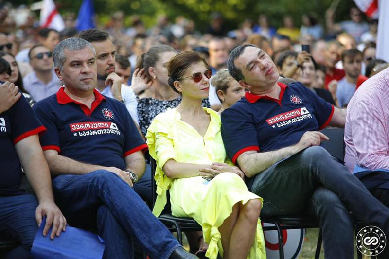 "ბოიკოტი და რა? ვინ იღებს პასუხისმგებლობას, რომ ქუჩაში ისეთ კრიზისს შექმნის, ხელისუფლება ვადამდელს დანიშნავს?" - რას წერს თამარ ჩერგოლეიშვილი