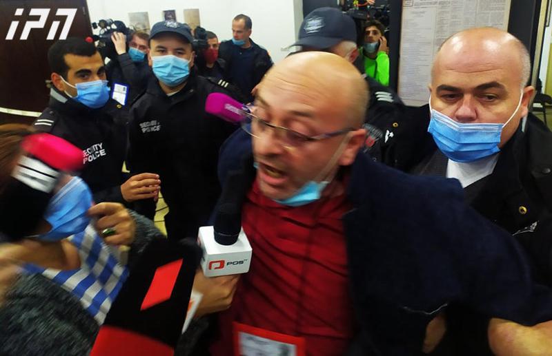 "ნუ ავრცელებთ ამ ყალბ მონაცემებს. გირჩევთ, გადადექით, ქალბატონო თამარ!" - ცესკოს თავმჯდომარის ბრიფინგზე კვლავ ხმაური იყო