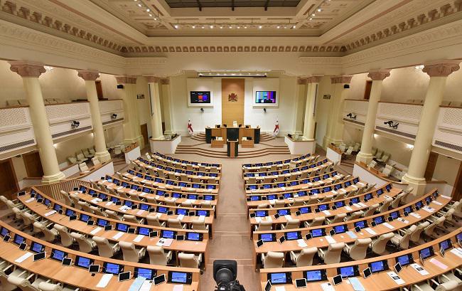 ოპოზიციური პარტიები, რომლებმაც პარლამენტს სადეპუტატო უფლებამოსილების შეწყვეტის განცხადებით მიმართეს